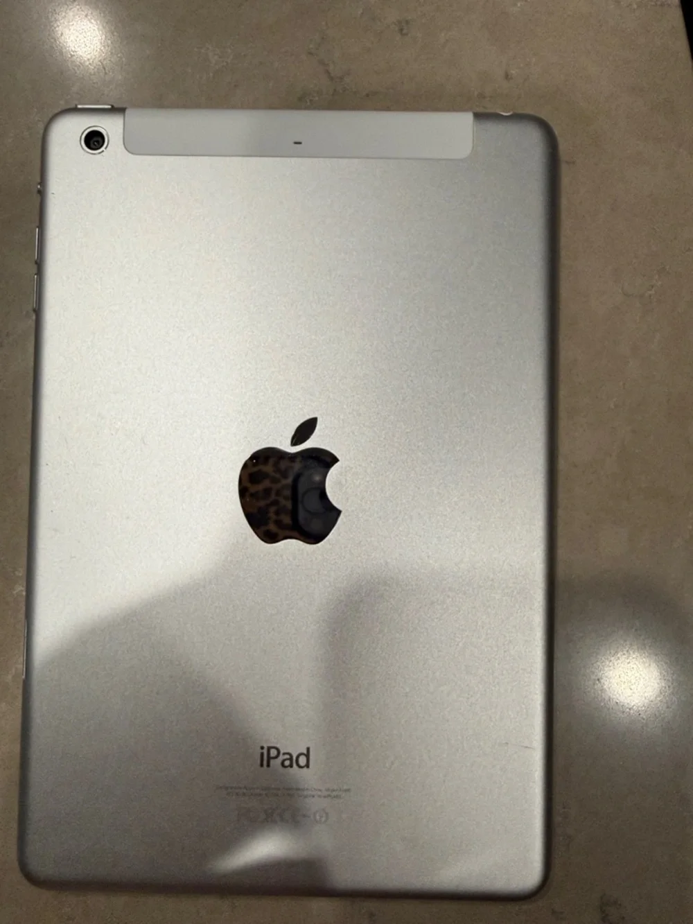 The Apple iPad mini 2 (32GB, Wi-Fi + Cellular, Silver, MF083LL/A) 2nd generation
